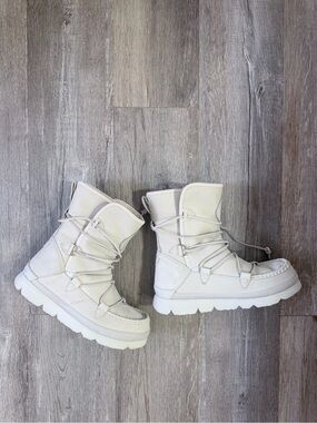 MANITOBAH Waterproof Pacific Half Winter Boot-
Pumice